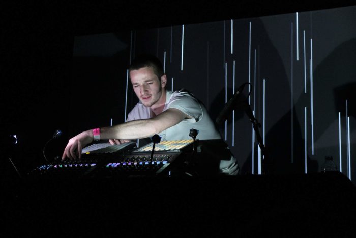 Thylacine au Temps Machine Le DJ aux semelles de vent