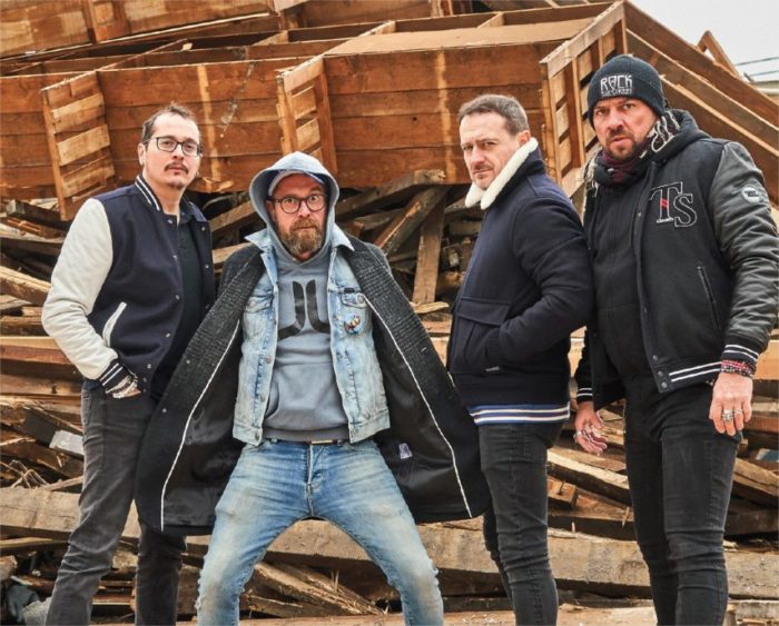 Les Fatals Picards en concert à Saint-Cyr-sur-Loire (photo DR)