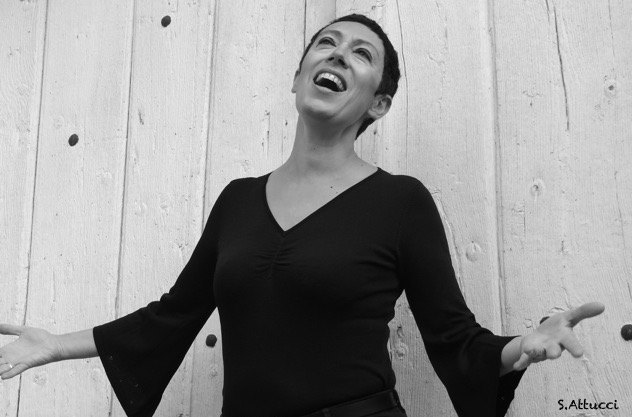 Véro LP chante à Loches Des histoires pas-à-pas