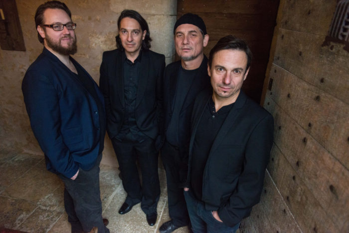 Yoann Loustalot and Co Soirée slow au Petit Faucheux Entrée du public