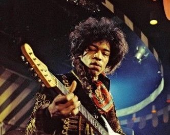 Un Grand Cagibi pour un(e) Band of Gypsys Rock mobile rend hommage à Jimi Hendrix