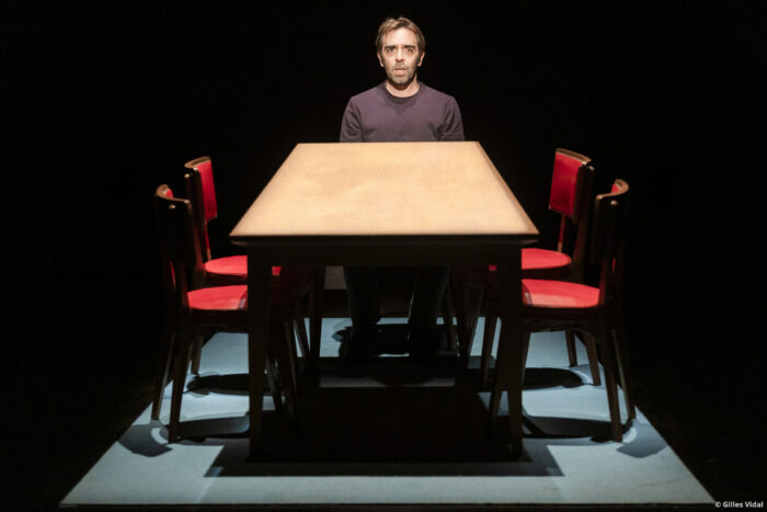 Le Discours&nbsp;: famille, je&nbsp;vous&nbsp;ai… dans&nbsp;le&nbsp;collimateur, à l’Escale de Saint-Cyr-sur-Loire