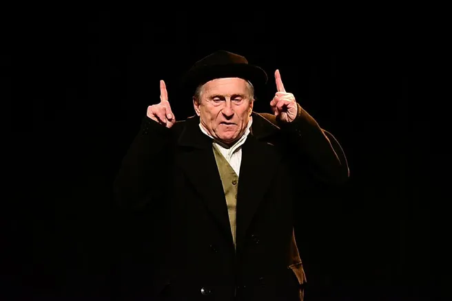 À&nbsp;Vaugarni, Amédée Bricolo joue Beckett Bienvenue en Absurdie&nbsp;!