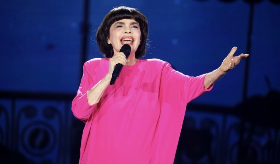 Mireille Mathieu revient faire « amis-amis »