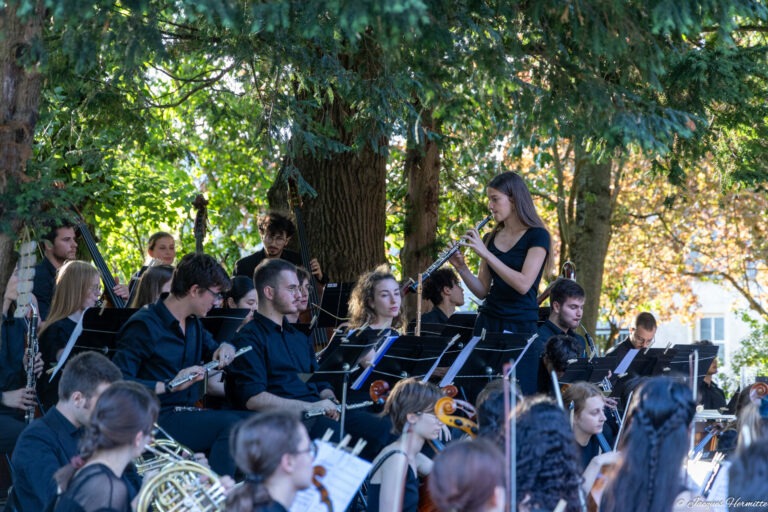 L'OJC (Orchestre des jeunes du Centre) au plessis de La Riche pour le festival Ô les Beaux Jours. (Photo OJC)