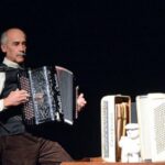 Serge Rigolet, accordéoniste, à la Grange-Théâtre de Vaugarni.