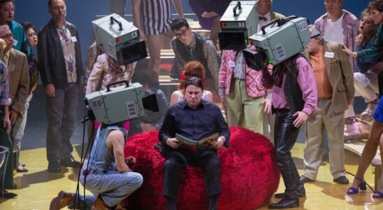 L'enfer du jeu télévisé, c'est "Le Petit Faust" à l'Opéra de Tours. (Photo Marie Pétry)