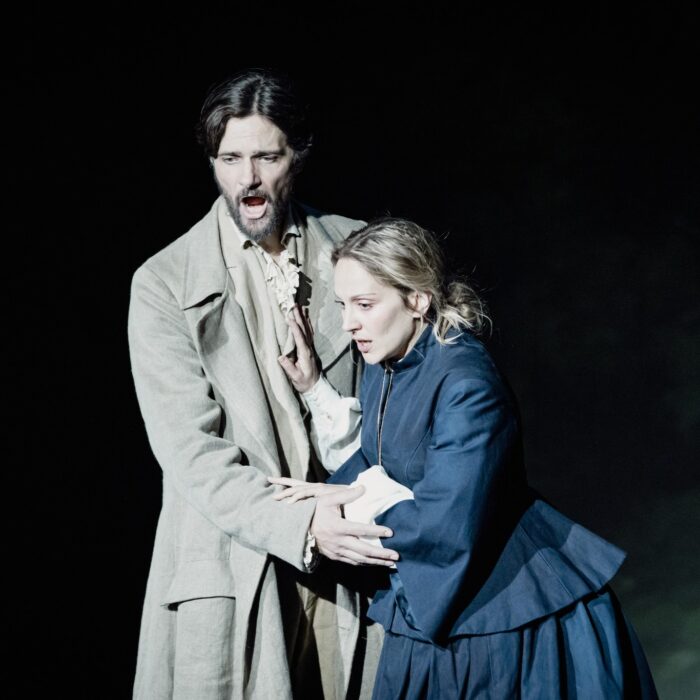Vannina Santoni, habituée au rôle de Marguerite, comme ici dans la mise en scène de Denis Podalydès. (Photo © Simon Gosselin)