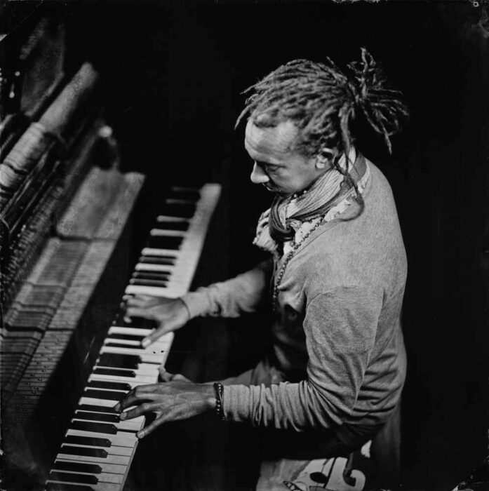 John Scofield et Gerald Clayton à l'Espace Malraux de Joué-lès-Tours. Photo DR)